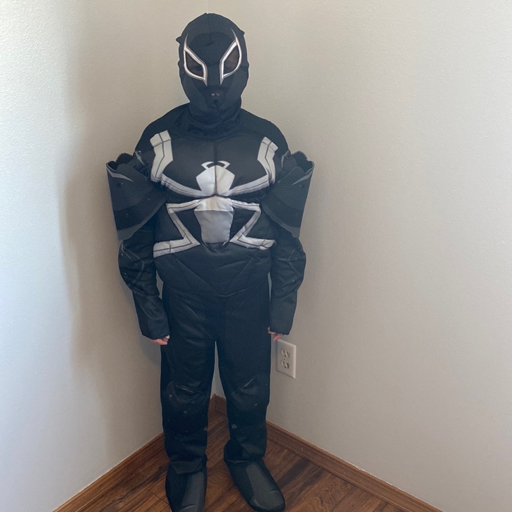 Boys Deluxe Venom Spider-Man Costume